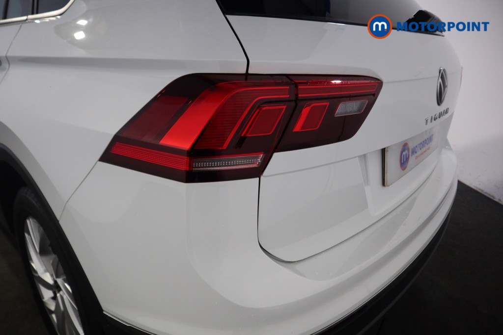 Volkswagen Tiguan Life Automatic Petrol SUV - Stock Number (1602576) - 23rd supplementary image