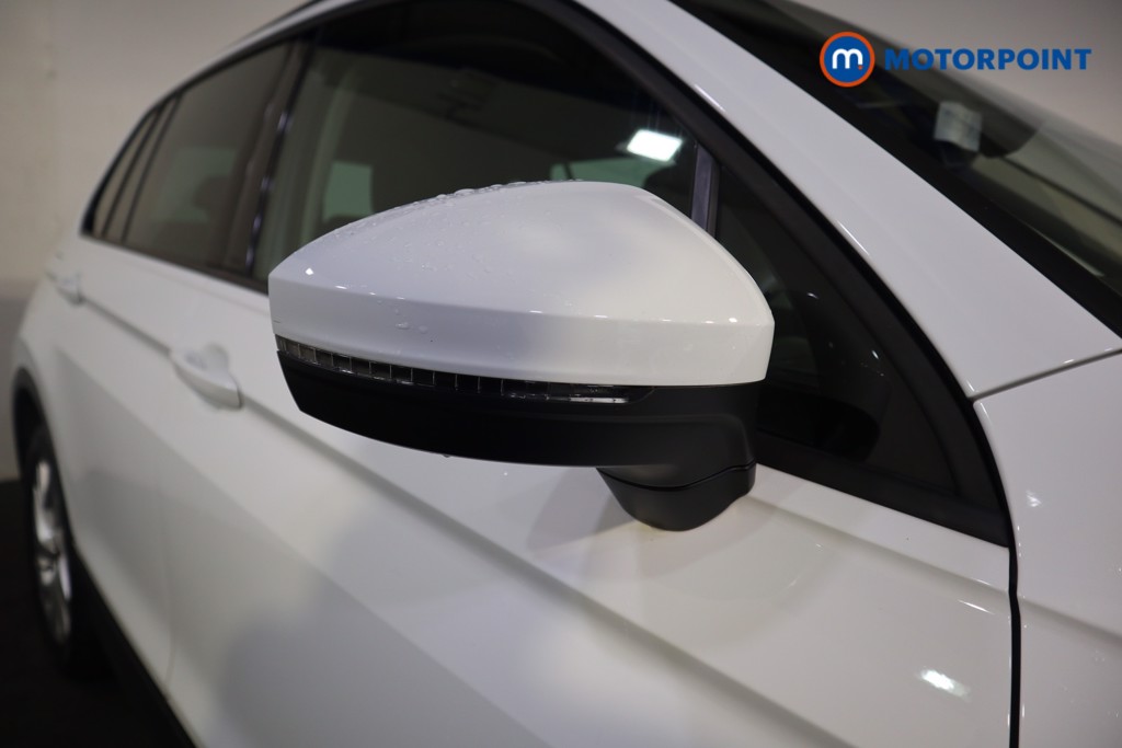 Volkswagen Tiguan Life Automatic Petrol SUV - Stock Number (1602576) - 27th supplementary image