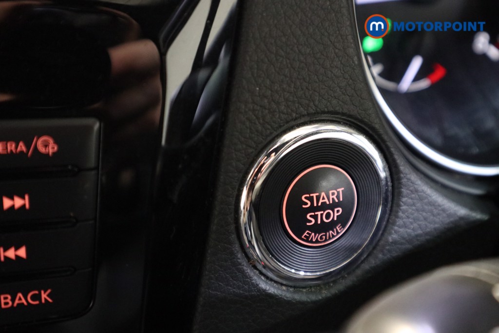 Nissan Qashqai N-Tec Manual Petrol SUV - Stock Number (1602578) - 6th supplementary image