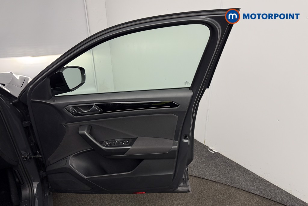 Volkswagen T-Roc Black Edition Automatic Petrol SUV - Stock Number (1602610) - 19th supplementary image