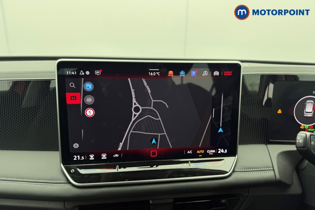 Volkswagen Tiguan Life Automatic Petrol SUV - Stock Number (1602629) - 2nd supplementary image