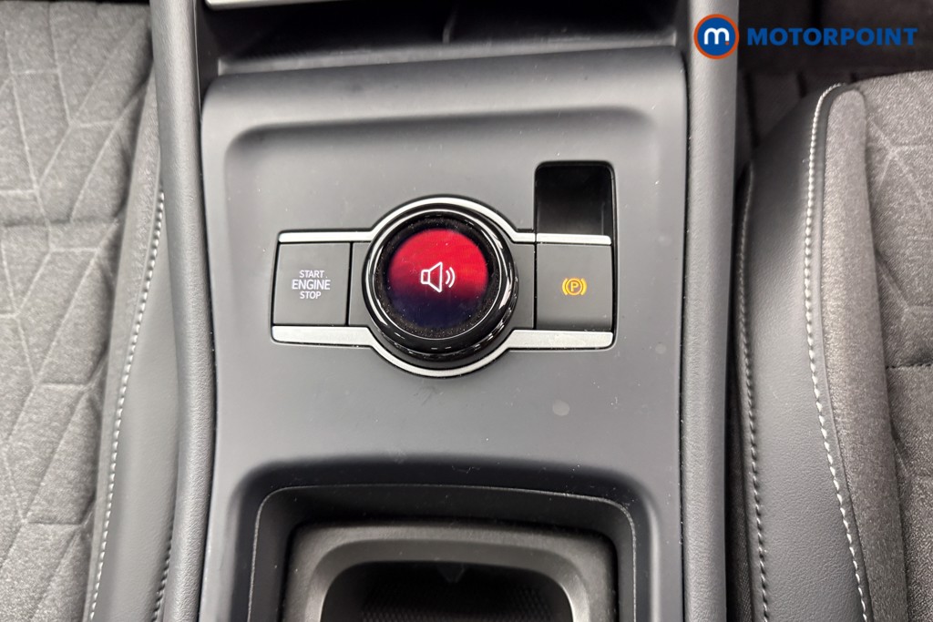 Volkswagen Tiguan Life Automatic Petrol SUV - Stock Number (1602629) - 11th supplementary image