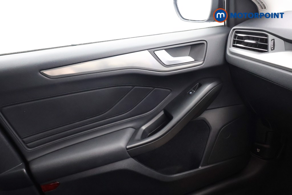 Ford Focus Titanium X Edition Manual Petrol Hatchback - Stock Number (1602746) - 10th supplementary image