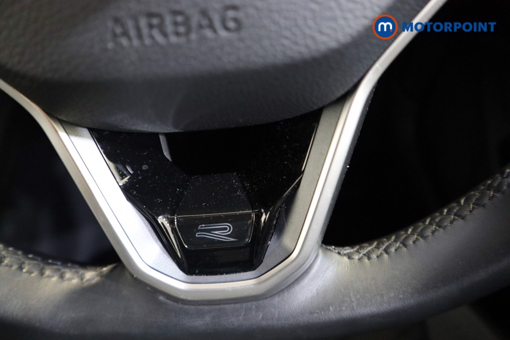 Volkswagen Golf R-Line Manual Petrol Hatchback - Stock Number (1602766) - 5th supplementary image