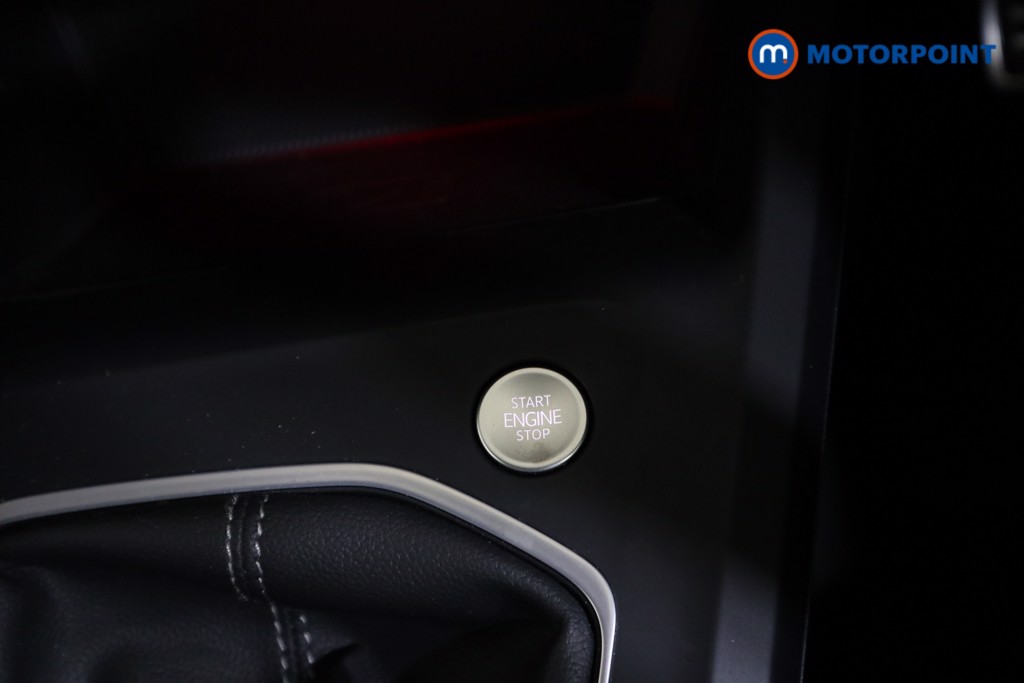 Volkswagen Golf R-Line Manual Petrol Hatchback - Stock Number (1602766) - 9th supplementary image