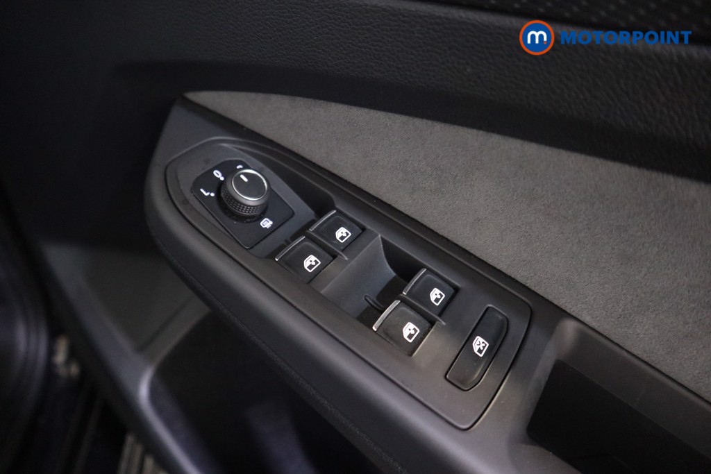 Volkswagen Golf R-Line Manual Petrol Hatchback - Stock Number (1602766) - 12th supplementary image