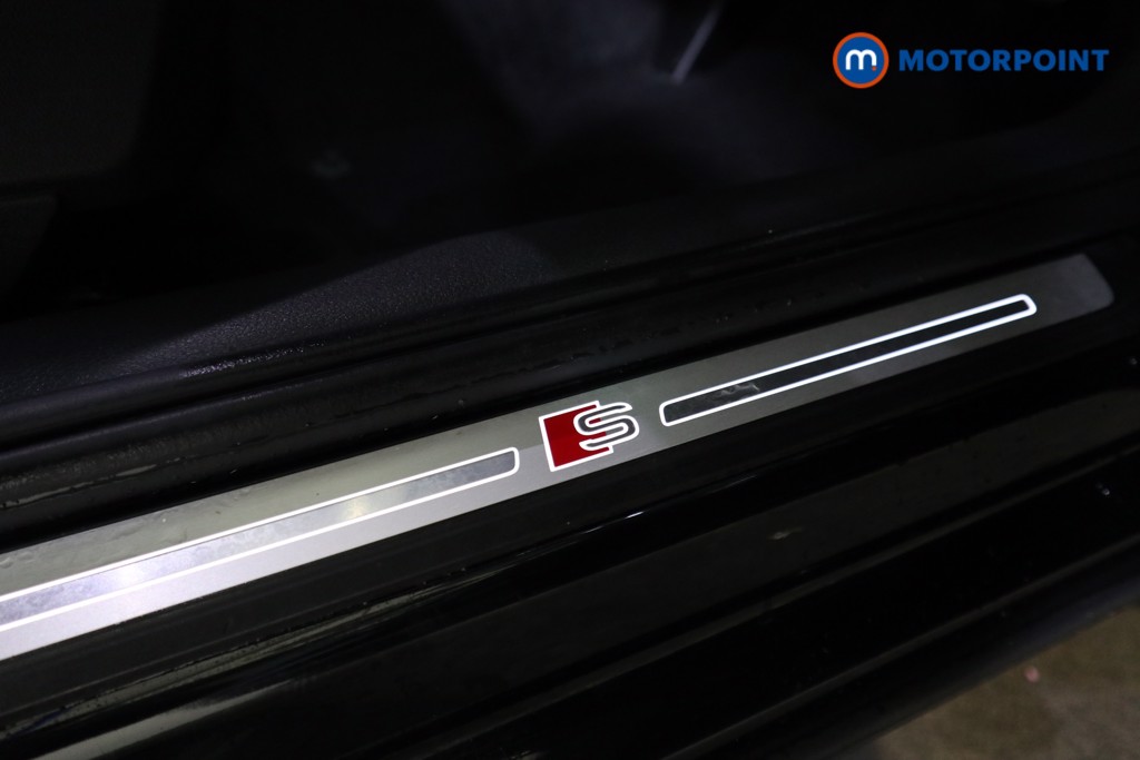 Audi Q2 Black Edition Automatic Petrol SUV - Stock Number (1602832) - 15th supplementary image