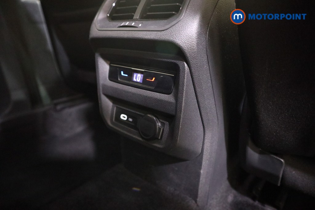 Volkswagen Tiguan Allspace Life Automatic Petrol SUV - Stock Number (1602939) - 17th supplementary image