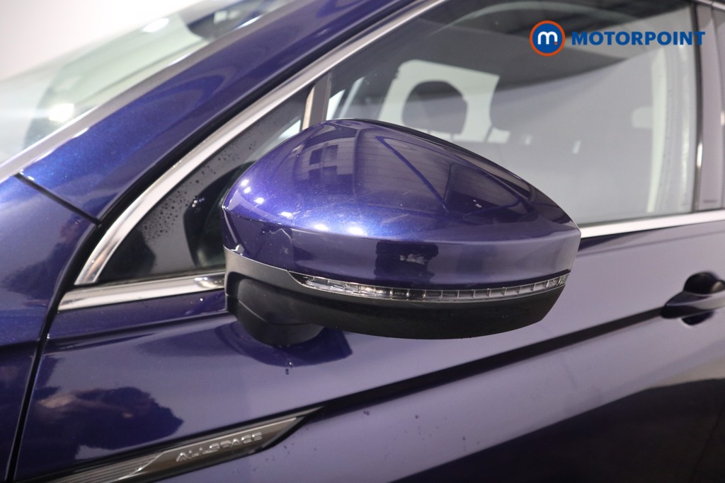 Volkswagen Tiguan Allspace Life Automatic Petrol SUV - Stock Number (1602939) - 33rd supplementary image