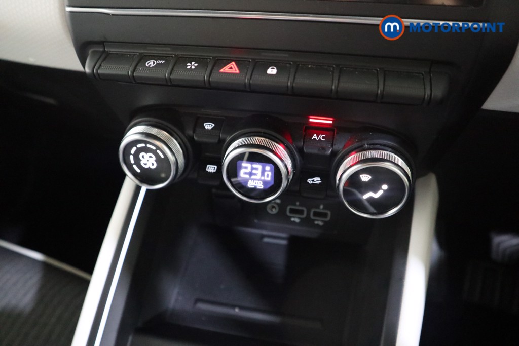 Renault Clio Techno Manual Petrol Hatchback - Stock Number (1602960) - 8th supplementary image