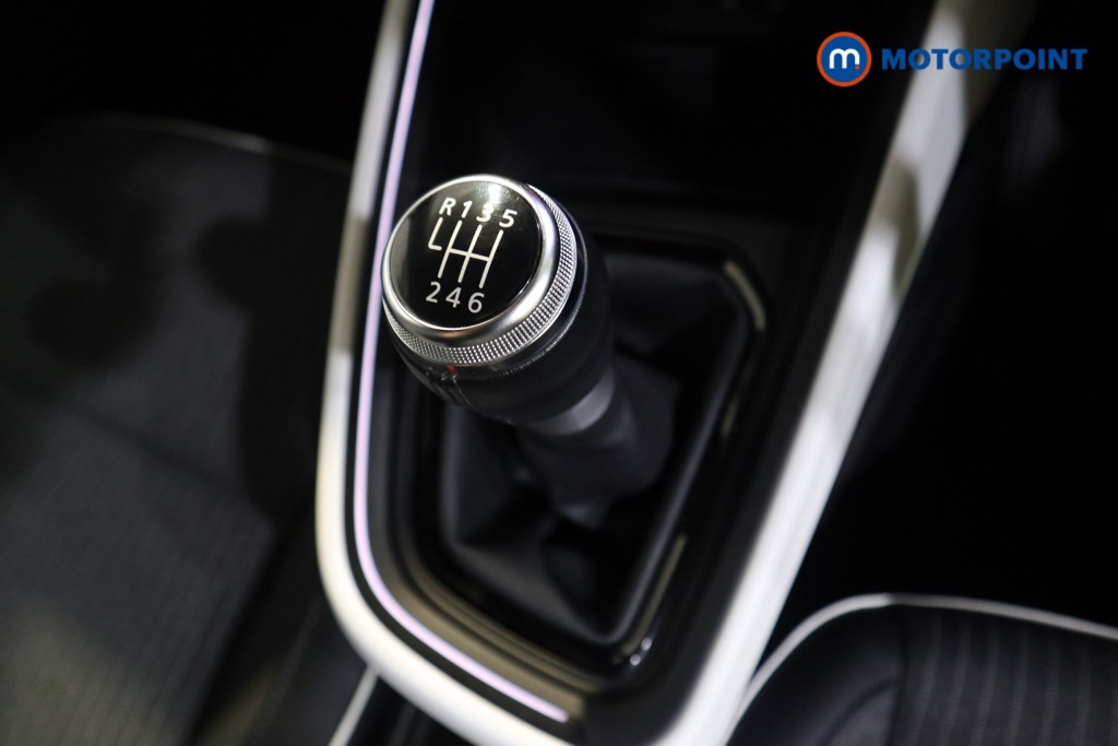 Renault Clio Techno Manual Petrol Hatchback - Stock Number (1602960) - 9th supplementary image