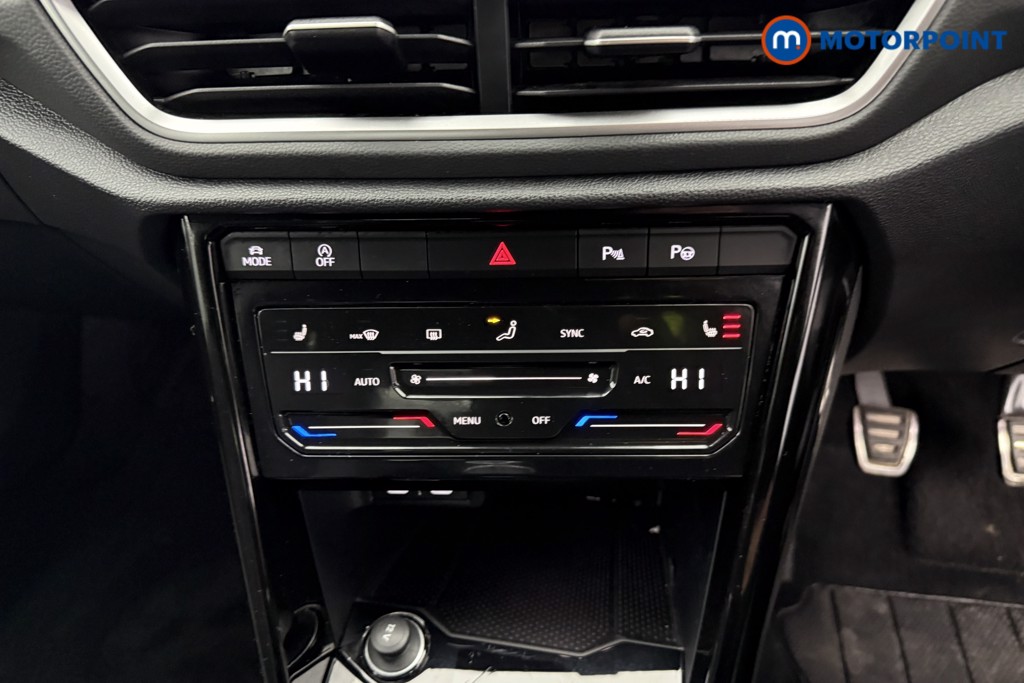 Volkswagen T-Roc R-Line Manual Petrol SUV - Stock Number (1602999) - 13th supplementary image