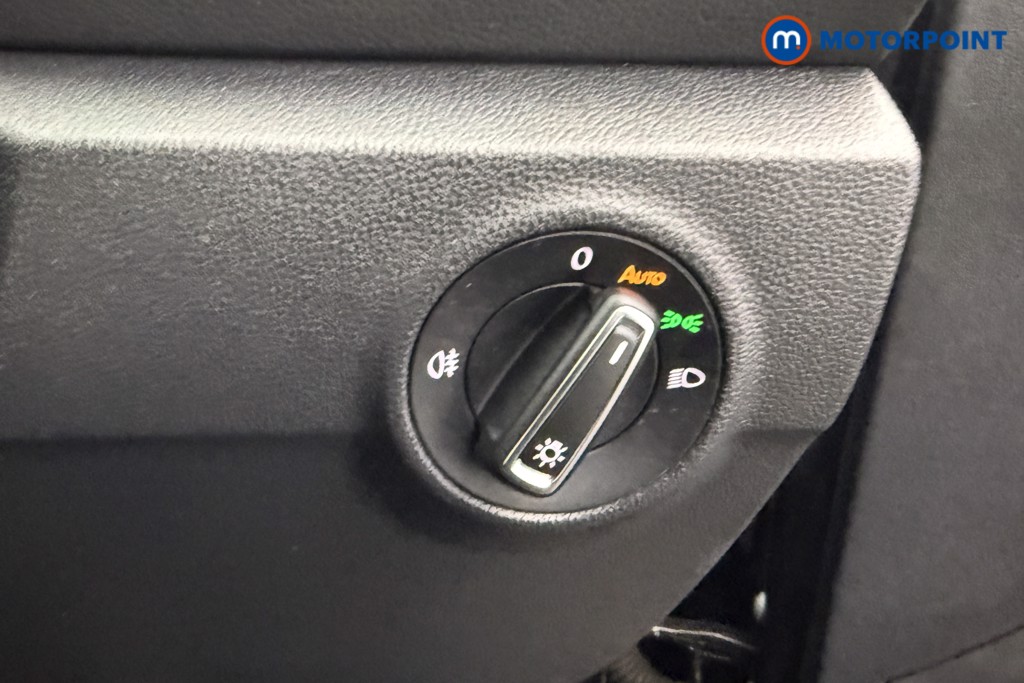 Volkswagen T-Roc R-Line Manual Petrol SUV - Stock Number (1602999) - 17th supplementary image