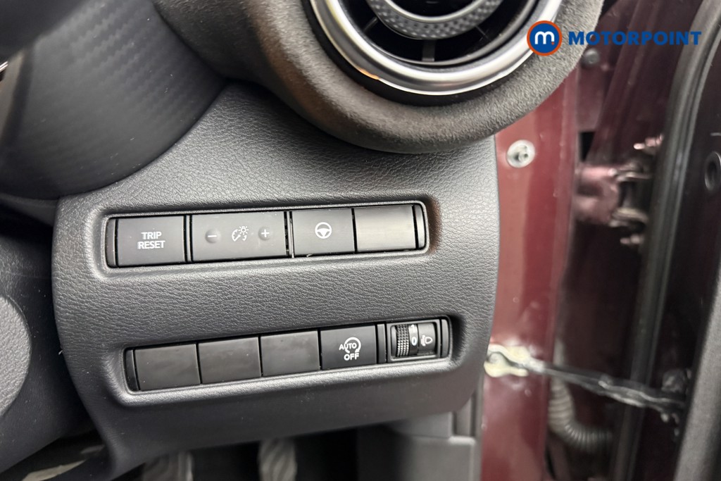 Nissan Juke Tekna-Plus Manual Petrol SUV - Stock Number (1603216) - 21st supplementary image