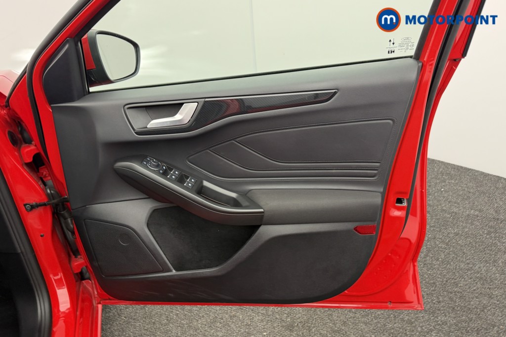 Ford Focus St-Line Automatic Petrol Estate - Stock Number (1603443) - 15th supplementary image