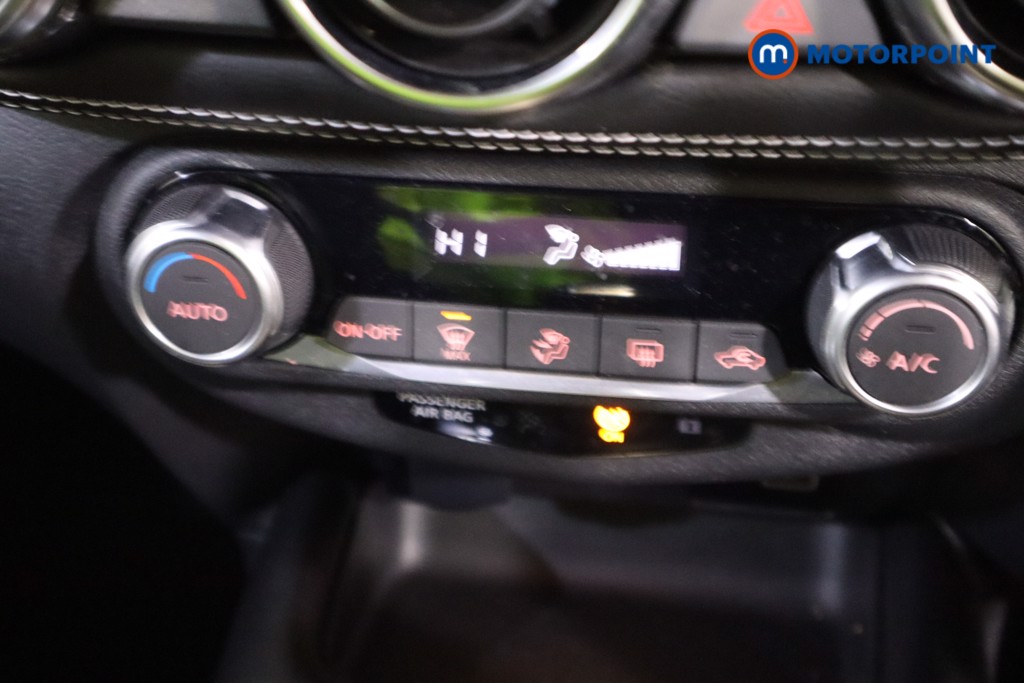 Nissan Juke N-Connecta Automatic Petrol SUV - Stock Number (1603679) - 4th supplementary image