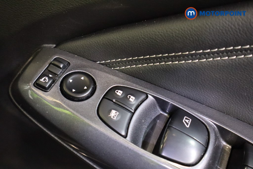 Nissan Juke N-Connecta Automatic Petrol SUV - Stock Number (1603679) - 18th supplementary image