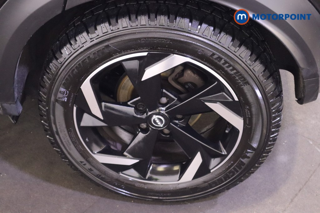 Nissan Juke N-Connecta Automatic Petrol SUV - Stock Number (1603679) - 25th supplementary image