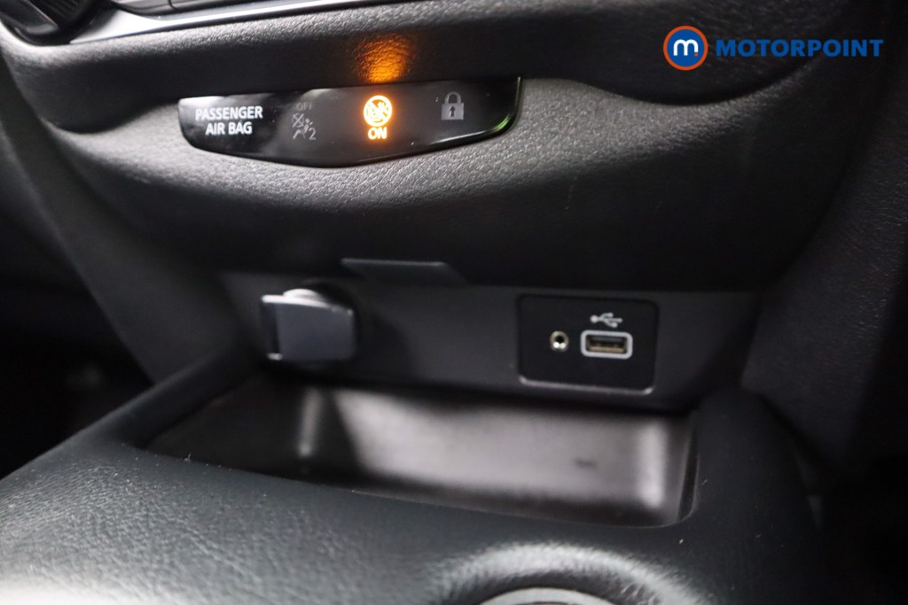 Nissan Juke N-Connecta Automatic Petrol SUV - Stock Number (1604124) - 13th supplementary image