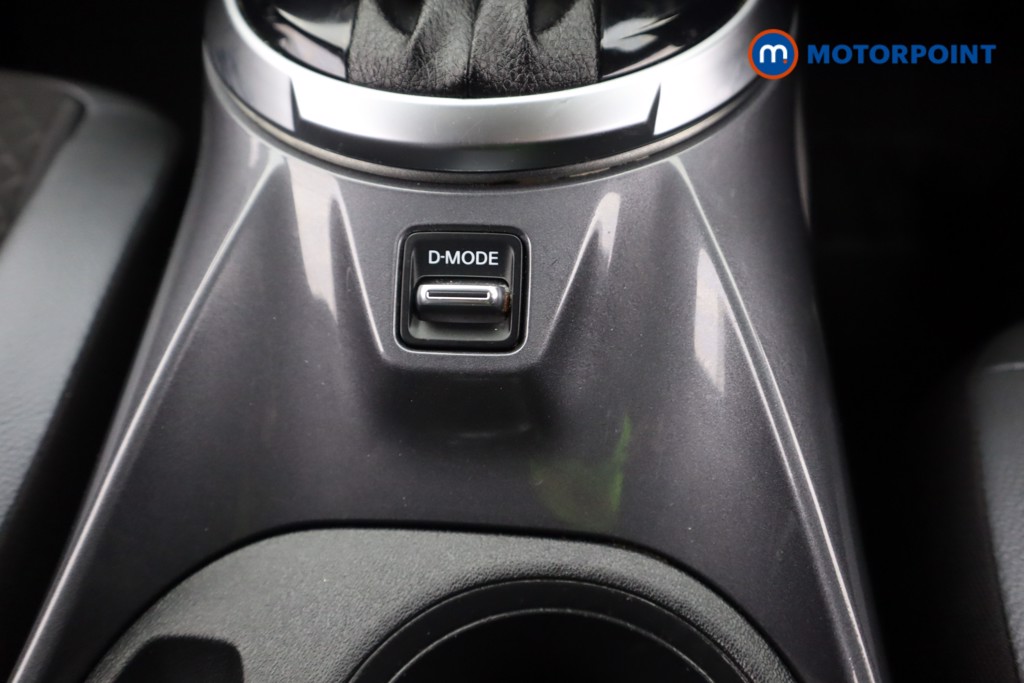 Nissan Juke N-Connecta Automatic Petrol SUV - Stock Number (1604124) - 17th supplementary image