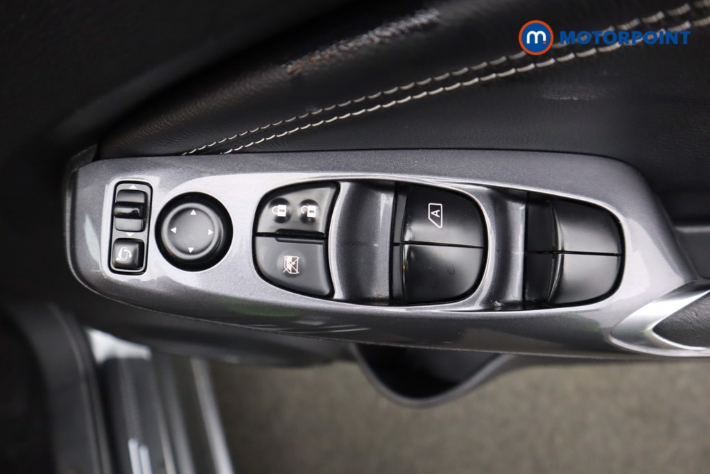 Nissan Juke N-Connecta Automatic Petrol SUV - Stock Number (1604124) - 21st supplementary image