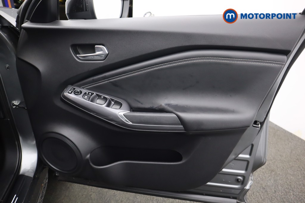 Nissan Juke N-Connecta Automatic Petrol SUV - Stock Number (1604124) - 22nd supplementary image