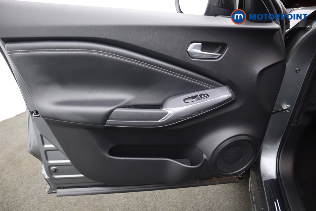 Nissan Juke N-Connecta Automatic Petrol SUV - Stock Number (1604124) - 35th supplementary image