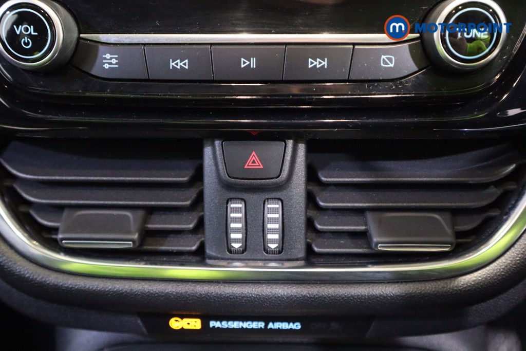 Ford Fiesta Titanium Manual Petrol Hatchback - Stock Number (1604572) - 3rd supplementary image