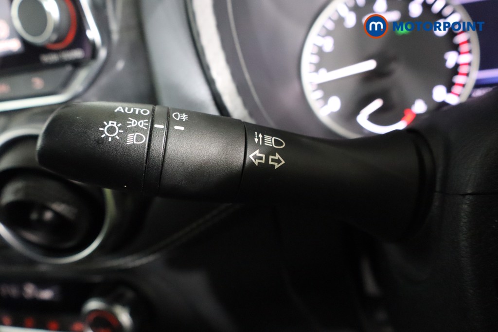 Nissan Juke N-Connecta Manual Petrol SUV - Stock Number (1574522) - 16th supplementary image