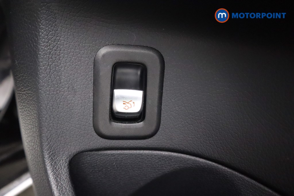 Mercedes-Benz C Class Sport Automatic Petrol Saloon - Stock Number (1588572) - 22nd supplementary image