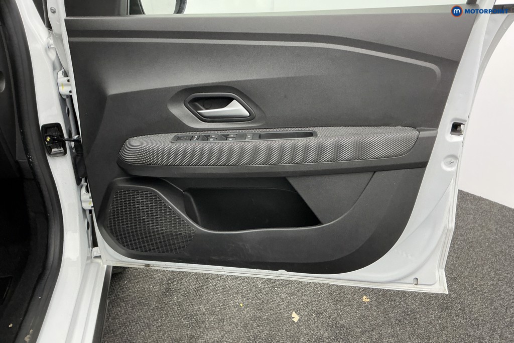 Dacia Jogger Expression Manual Petrol People Carrier - Stock Number (1589573) - 25th supplementary image