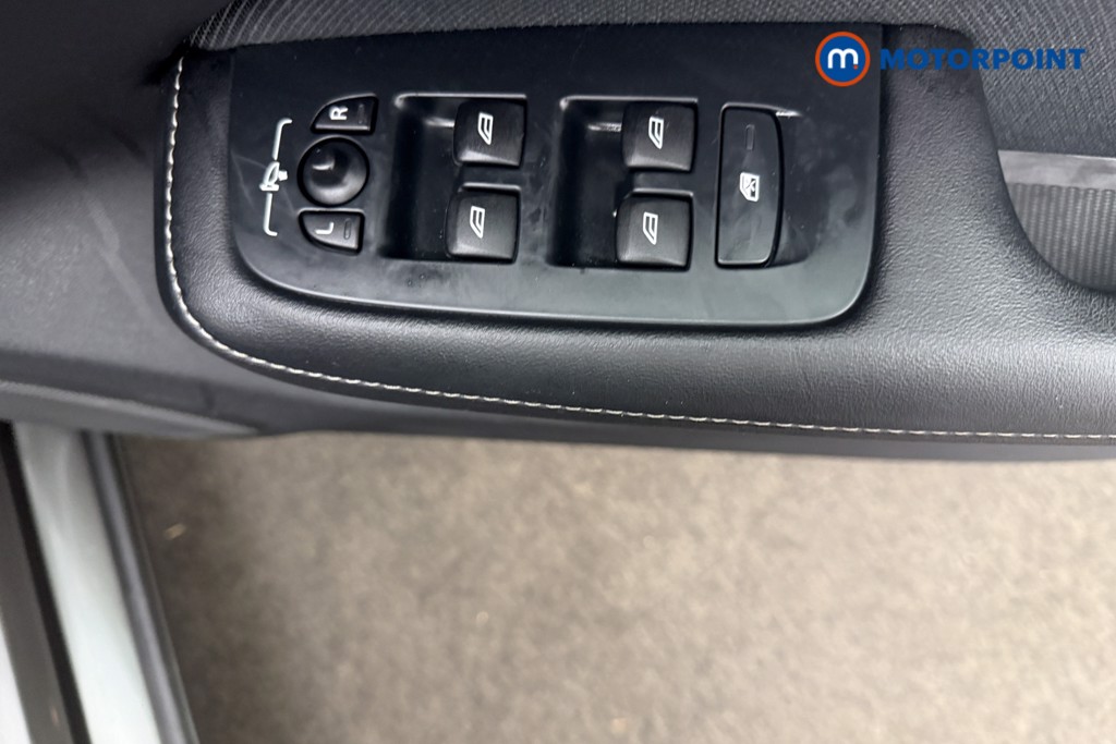 Volvo V60 R Design Automatic Petrol Estate - Stock Number (1590745) - 19th supplementary image