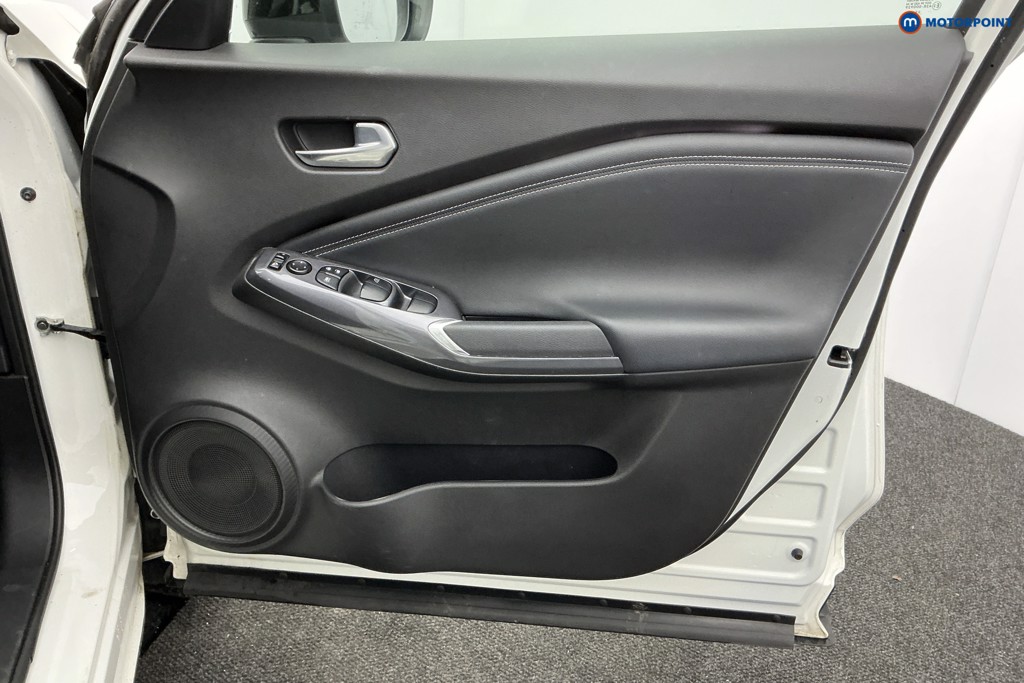 Nissan Juke Tekna Automatic Petrol-Electric Hybrid SUV - Stock Number (1592212) - 24th supplementary image