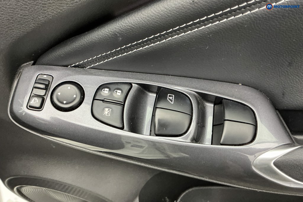 Nissan Juke Tekna Automatic Petrol-Electric Hybrid SUV - Stock Number (1592212) - 25th supplementary image