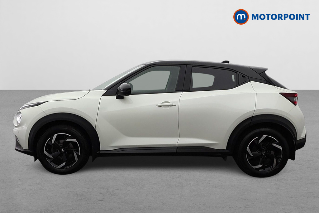 Nissan Juke Tekna Automatic Petrol-Electric Hybrid SUV - Stock Number (1592212) - Passenger side