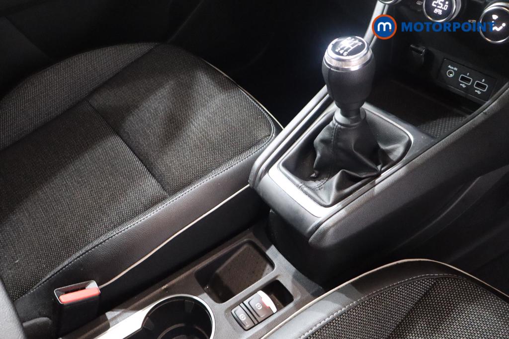 Renault Captur Iconic Manual Petrol SUV - Stock Number (1593026) - 7th supplementary image
