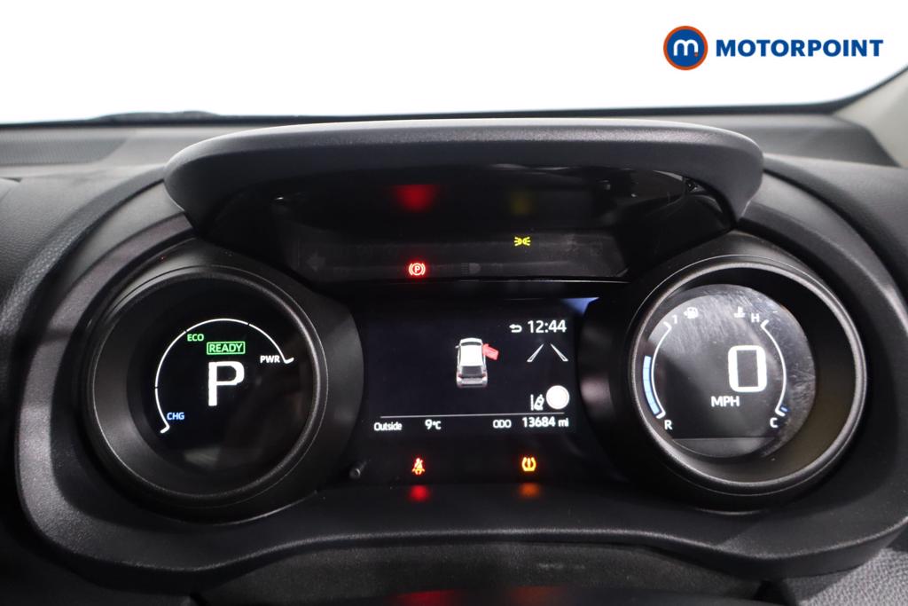 Toyota Yaris Design Automatic Petrol-Electric Hybrid Hatchback - Stock Number (1596526) - 6th supplementary image