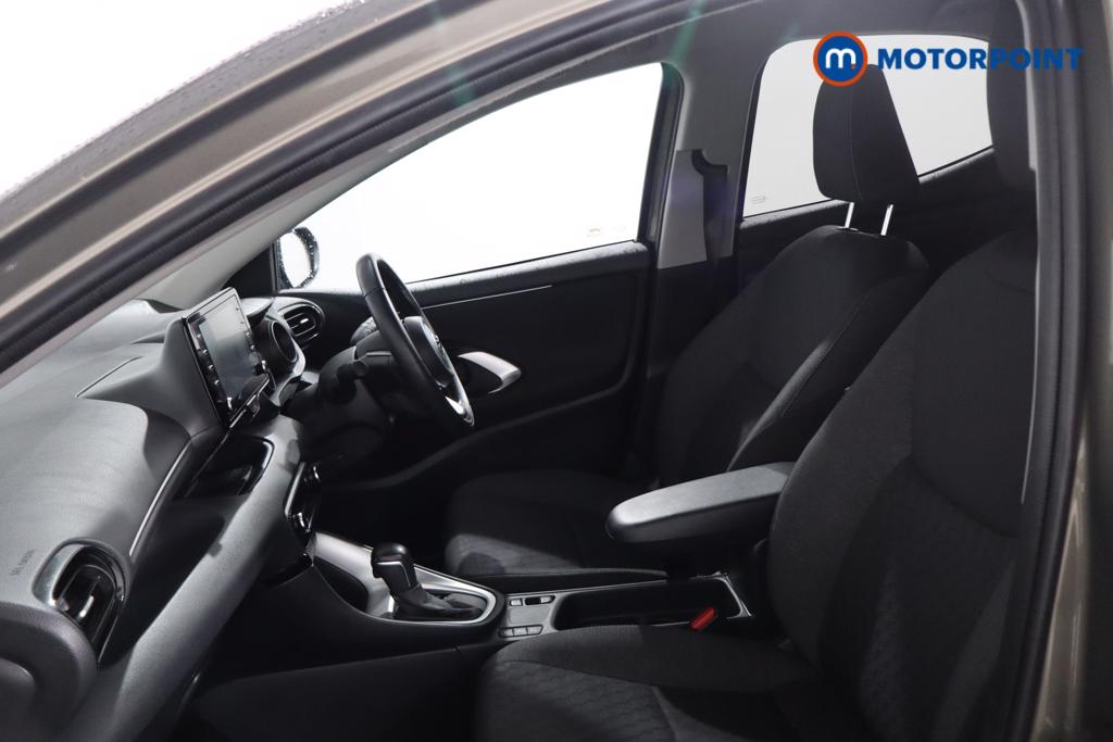 Toyota Yaris Design Automatic Petrol-Electric Hybrid Hatchback - Stock Number (1596526) - 14th supplementary image