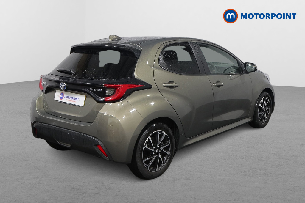 Toyota Yaris Design Automatic Petrol-Electric Hybrid Hatchback - Stock Number (1596526) - Drivers side rear corner