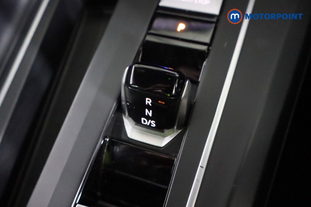 Volkswagen Golf R Automatic Petrol Hatchback - Stock Number (1596615) - 23rd supplementary image