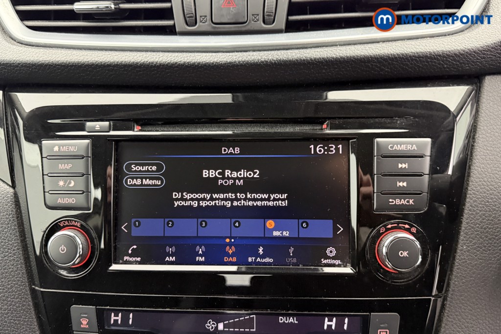 Nissan Qashqai Acenta Premium Automatic Petrol SUV - Stock Number (1596861) - 6th supplementary image