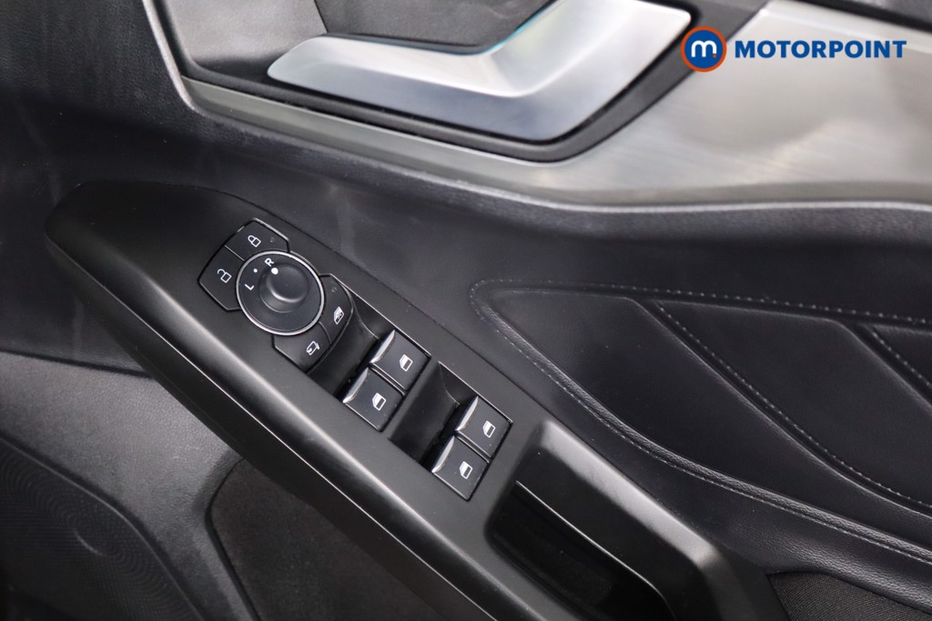 Ford Focus Titanium X Manual Petrol Hatchback - Stock Number (1596927) - 24th supplementary image