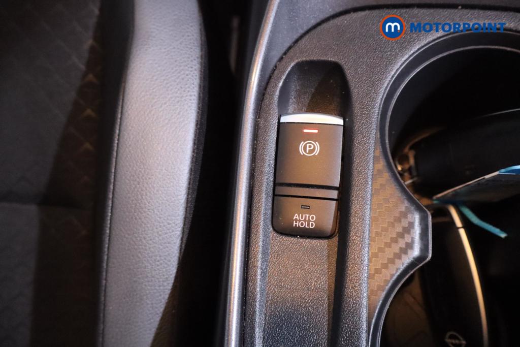 Nissan Juke N-Connecta Manual Petrol SUV - Stock Number (1597216) - 9th supplementary image