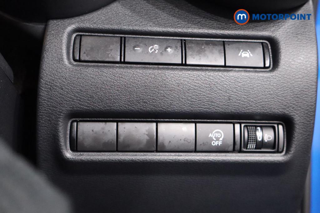 Nissan Juke N-Connecta Manual Petrol SUV - Stock Number (1597216) - 16th supplementary image