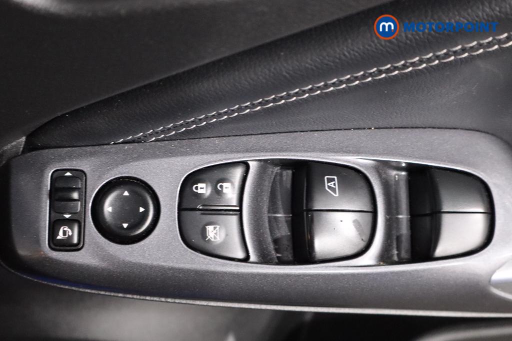 Nissan Juke N-Connecta Manual Petrol SUV - Stock Number (1597216) - 17th supplementary image