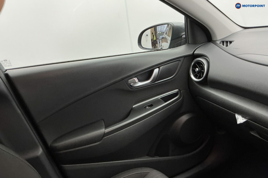 Hyundai Kona Premium Automatic Petrol-Electric Hybrid SUV - Stock Number (1598455) - 18th supplementary image