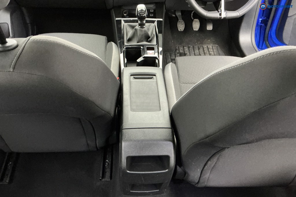 Vauxhall Astra Design Manual Petrol Hatchback - Stock Number (1598461) - 11th supplementary image