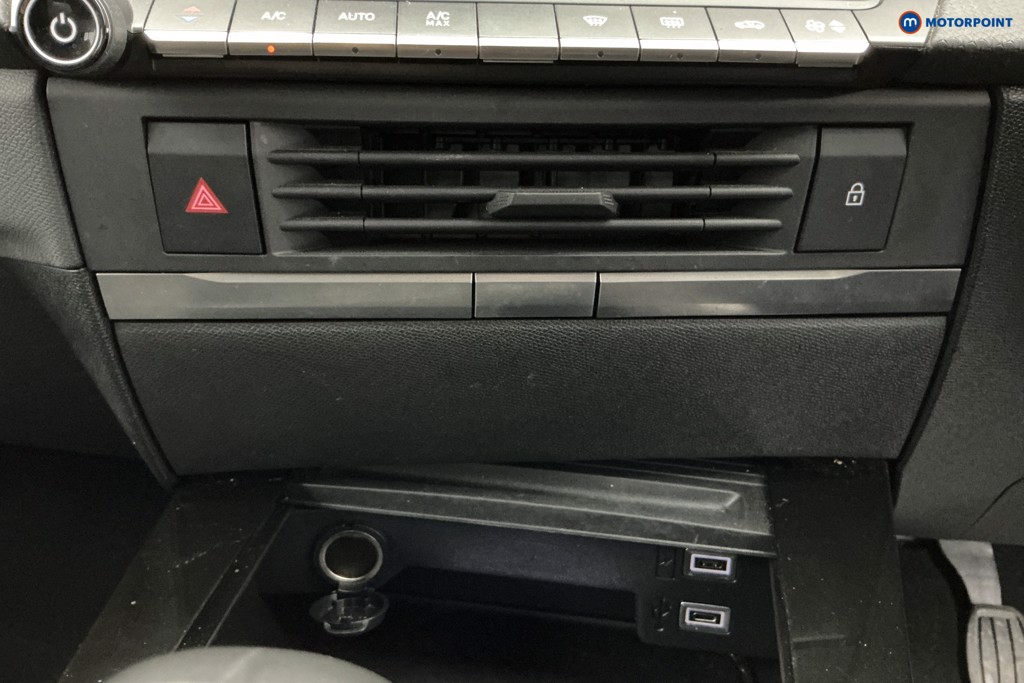 Vauxhall Astra Design Manual Petrol Hatchback - Stock Number (1598461) - 19th supplementary image