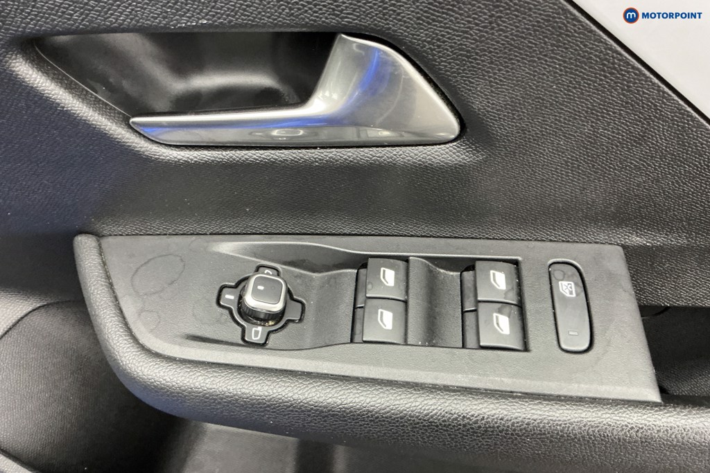 Vauxhall Astra Design Manual Petrol Hatchback - Stock Number (1598461) - 26th supplementary image