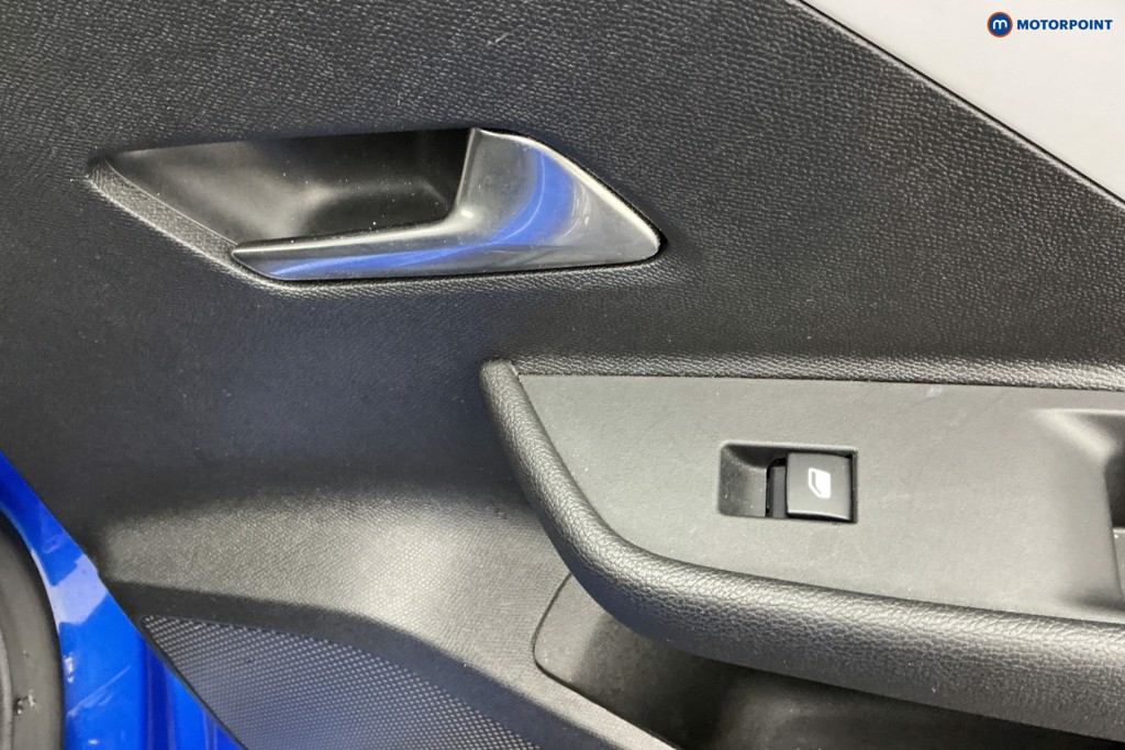 Vauxhall Astra Design Manual Petrol Hatchback - Stock Number (1598461) - 28th supplementary image